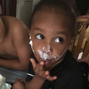 Meet your Posher, Desi